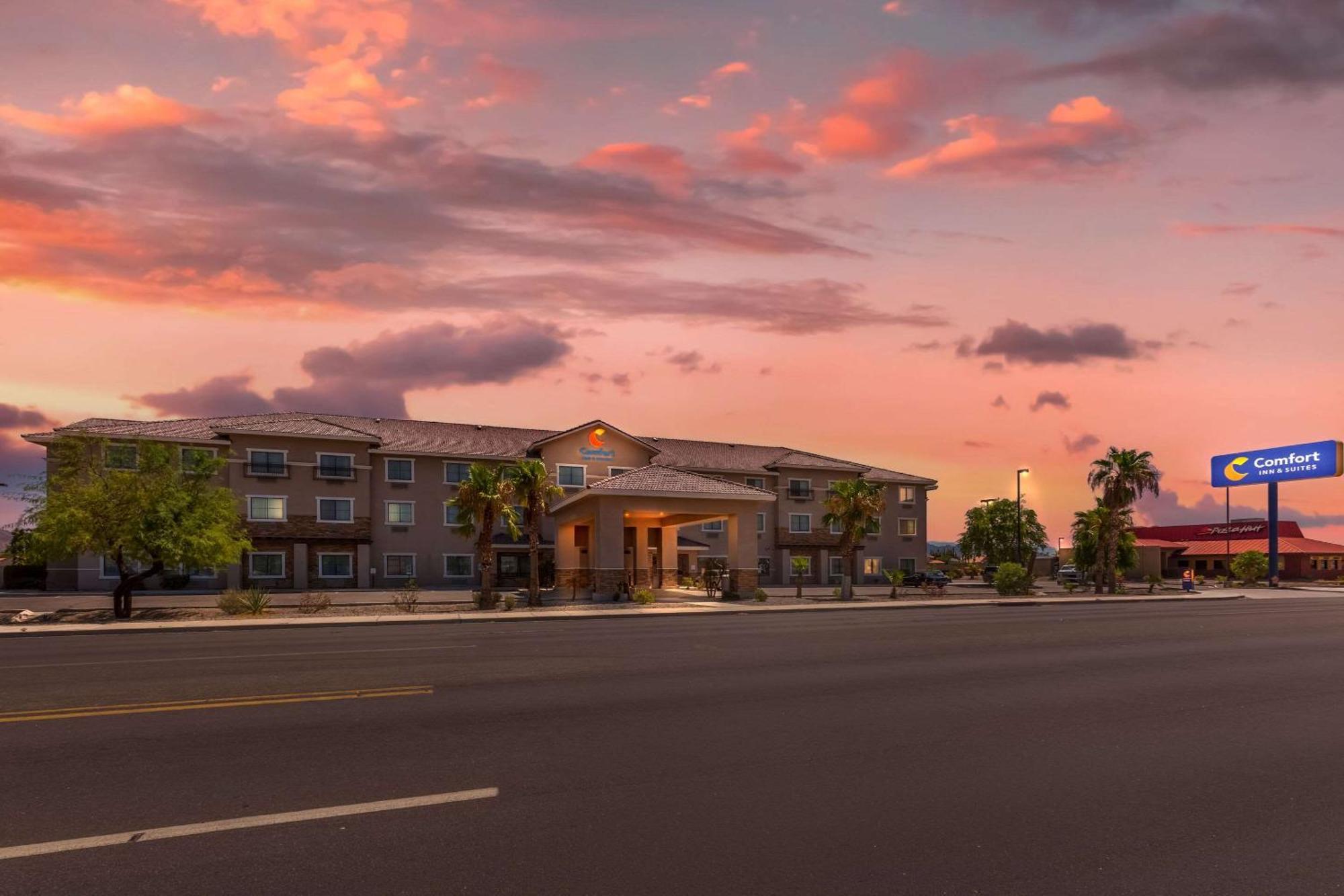 Comfort Inn And Suites Yuma I-8 Exteriér fotografie